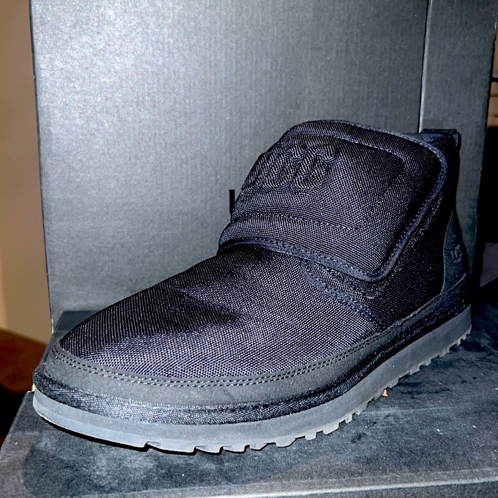 UGG Neumel Logo